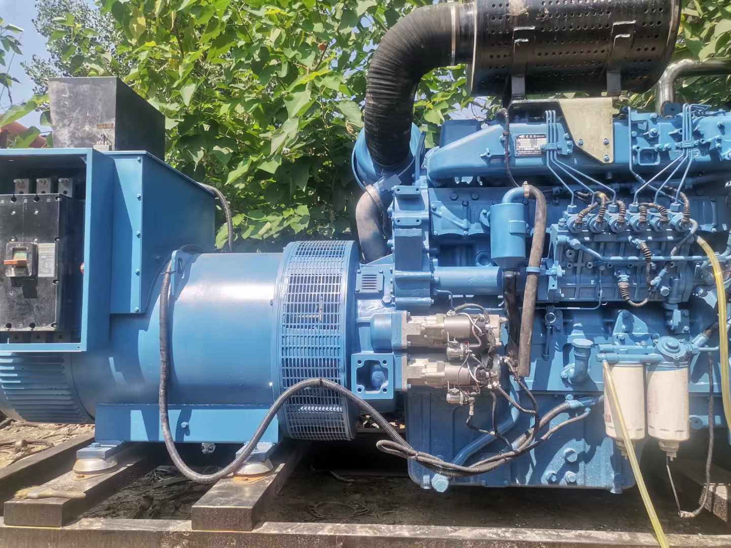 尚义详细说明降低 800kW 柴油发电机输出电流波动的方法